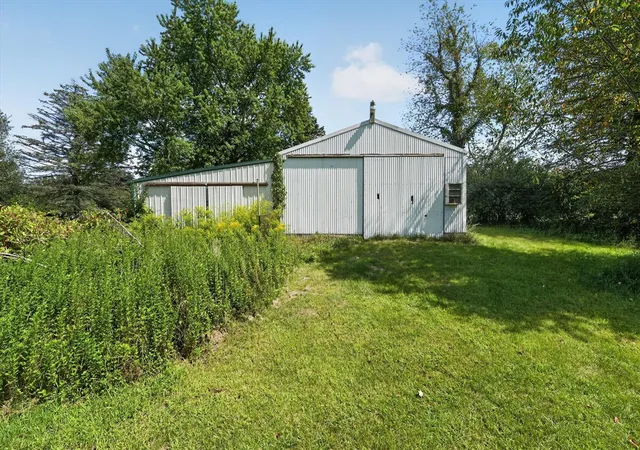 Photo 3 of Sale Pending at 15601 Devonshire, Pinckney, MI 48169 | MLS# 70555699 | Listing updated on 2026-09-30
