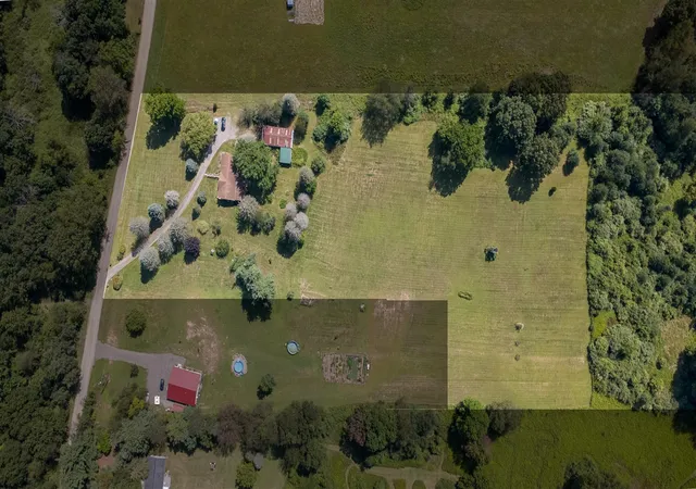 Photo 3 of Sale Pending at 15601 Devonshire, Pinckney, MI 48169 | MLS# 70555699 | Listing updated on 2026-09-30