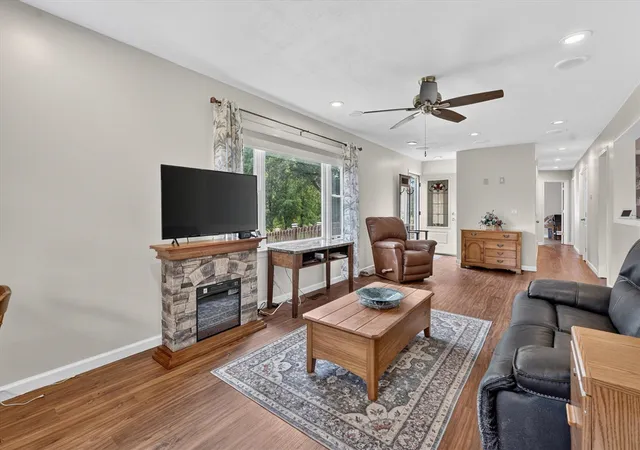 Photo 4 of Sale Pending at 15601 Devonshire, Pinckney, MI 48169 | MLS# 70555699 | Listing updated on 2026-09-30