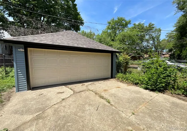 Photo 3 of Single family home for sale at 17165 Wisconsin St, Detroit, MI 48221 2576 | MLS# 61003020 | Listing updated on 2026-09-25