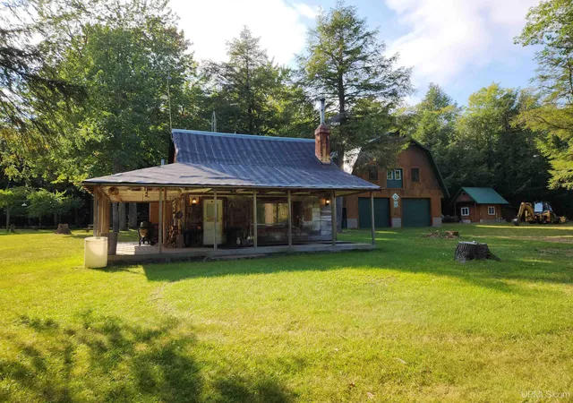 Photo 1 of Single family home for sale at 651 Holyoke Trl, Marquette, MI 49855 | MLS# 50091403 | Listing updated on 2026-09-29