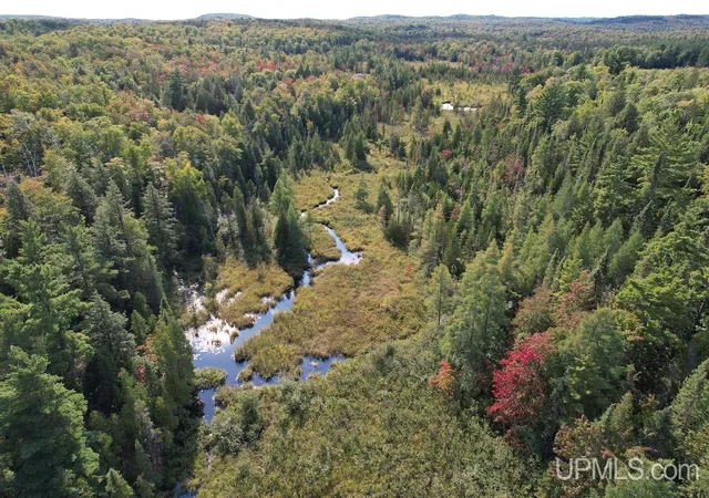Photo 2 of Single family home for sale at 651 Holyoke Trl, Marquette, MI 49855 | MLS# 50091403 | Listing updated on 2026-09-29