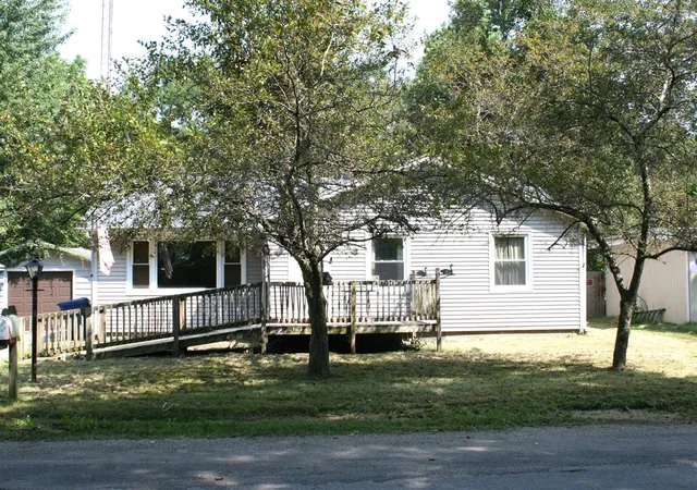 Photo 3 of Single family home for sale at 1175 Ravina Ave, Benton Harbor, MI 49022 | MLS# 70554069 | Listing updated on 2026-09-10