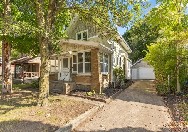 Photo 1 of Sale Pending at 1340 Eastern Ave, Grand Rapids, MI 49507 | MLS# 70563044 | Listing updated on 2026-10-10