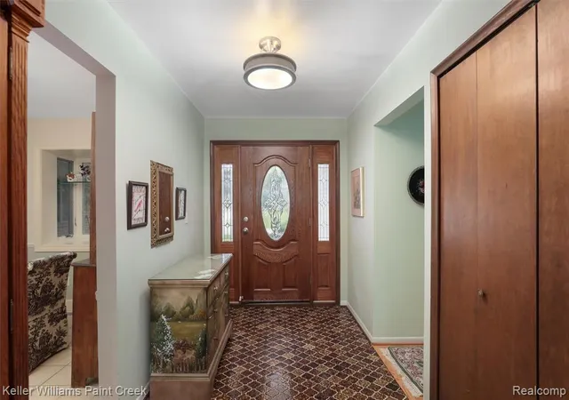 Photo 3 of Sale Pending at 212 Canterbury Trl Dr, Rochester Hills, MI 48309 | MLS# 61031537 | Listing updated on 2026-10-10