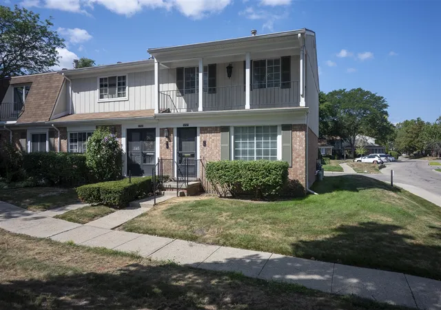 Photo 2 of Condo for sale at 1757 Wickham St, Royal Oak, MI 48073 | MLS# 70555460 | Listing updated on 2026-09-01