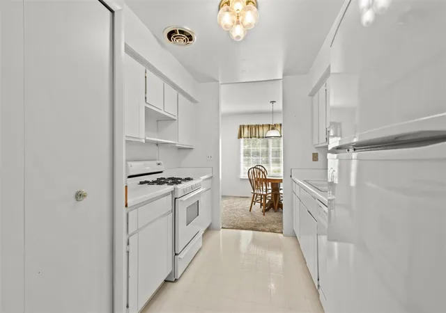 Listing Photo 5 - Condo for sale in building located at 1757 Wickham St, Royal Oak, MI 48073
