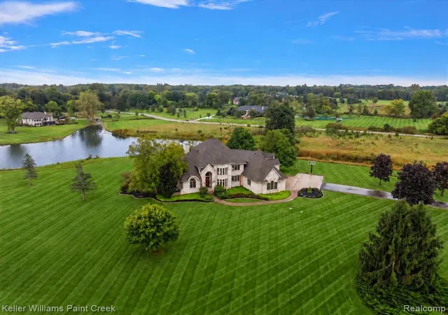 Photo 3 of Mansion for sale at 175 Victorian Hills Dr, Okemos, MI 48864 | MLS# 61031103 | Listing updated on 2026-10-20