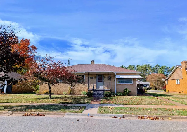 Photo 2 of Single family home for sale at 1213 Wenonah St, Negaunee, MI 49866 | MLS# 50224602 | Listing updated on 2026-10-19
