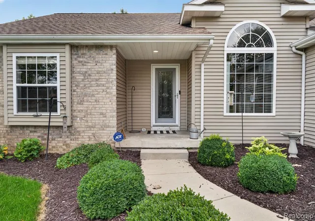Photo 3 of Single family home for sale at 10070 N Fenton Rd, Fenton, MI 48430 | MLS# 61020475 | Listing updated on 2026-09-14