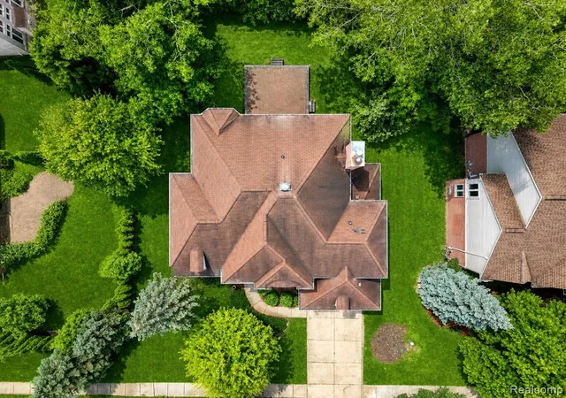 Photo 2 of Sale Pending at 24371 Cavendish Ave, Novi, MI 48375 | MLS# 61031142 | Listing updated on 2026-10-09