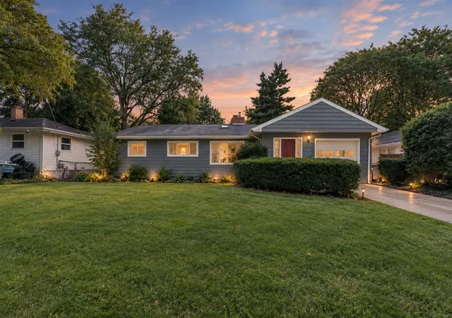 Photo 1 of Single family home for sale at 2909 Crestview Ave, Kalamazoo, MI 49006 | MLS# 70559263 | Listing updated on 2026-10-27