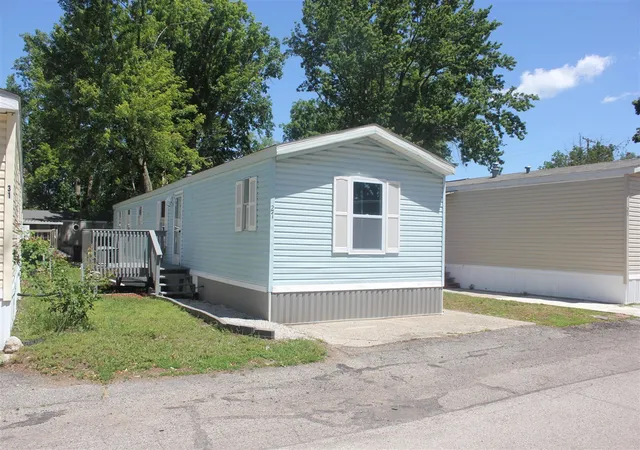 Photo 1 of Single family home for sale at 27 Inca Dr, Grand Rapids, MI 49548 | MLS# 70539369 | Listing updated on 2026-09-14