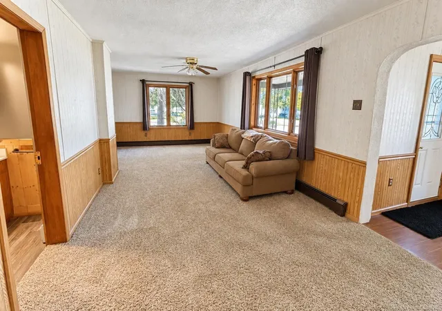 Photo 1 of Single family home for sale at 400 S 16th Street, Escanaba, MI 49829 | MLS# 50224594 | Listing updated on 2026-10-29
