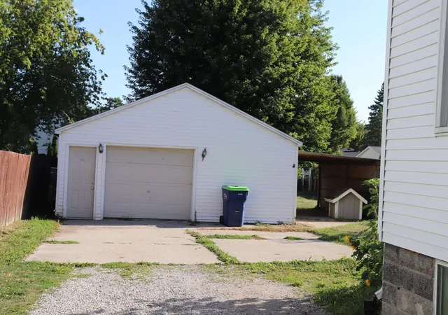 Photo 4 of Sale Pending at 201 E Calumet St, Bay City, MI 48706 | MLS# 50220274 | Listing updated on 2026-09-04