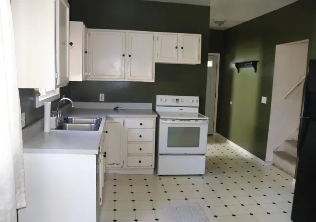 Photo 5 of Sale Pending at 201 E Calumet St, Bay City, MI 48706 | MLS# 50220274 | Listing updated on 2026-09-04