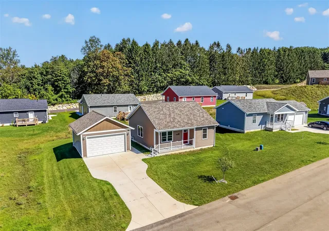 Photo 2 of Sale Pending at 266 Stonecrest Dr, Shelby, MI 49455 | MLS# 70559928 | Listing updated on 2026-10-21