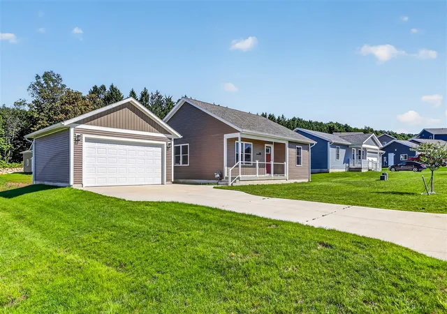 Photo 3 of Sale Pending at 266 Stonecrest Dr, Shelby, MI 49455 | MLS# 70559928 | Listing updated on 2026-10-21