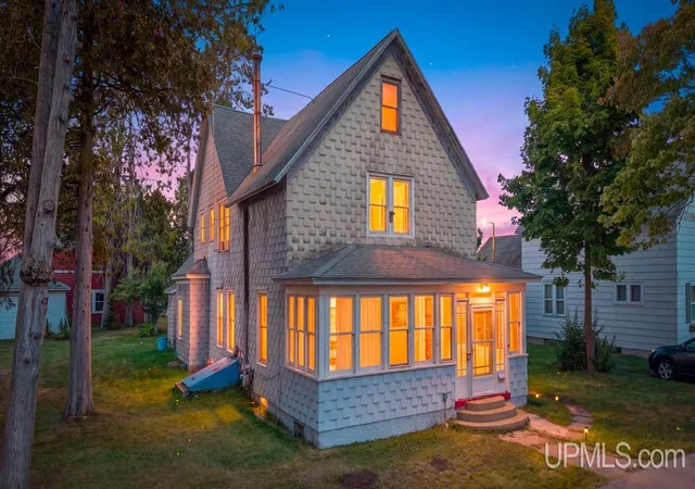 Photo 1 of Single family home for sale at 1116 Minnesota Ave, Gladstone, MI 49837 | MLS# 50223334 | Listing updated on 2026-10-12