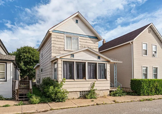 Photo 1 of Single family home for sale at 327 Bank St, Ishpeming, MI 49849 | MLS# 50222428 | Listing updated on 2026-09-27