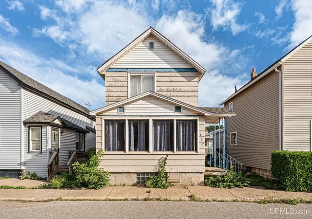 Photo 2 of Single family home for sale at 327 Bank St, Ishpeming, MI 49849 | MLS# 50222428 | Listing updated on 2026-09-27