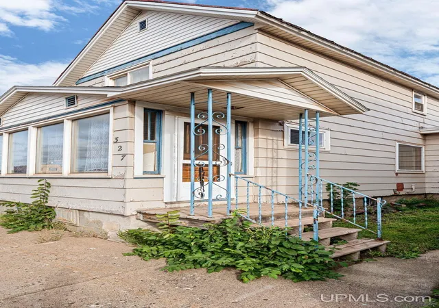 Photo 3 of Single family home for sale at 327 Bank St, Ishpeming, MI 49849 | MLS# 50222428 | Listing updated on 2026-09-27