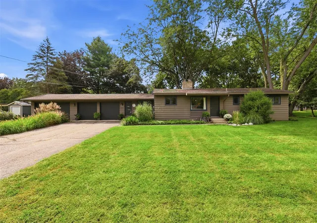 Photo 1 of Single family home for sale at 7284 Grachen Dr, Grand Rapids, MI 49546 | MLS# 70550571 | Listing updated on 2026-09-12
