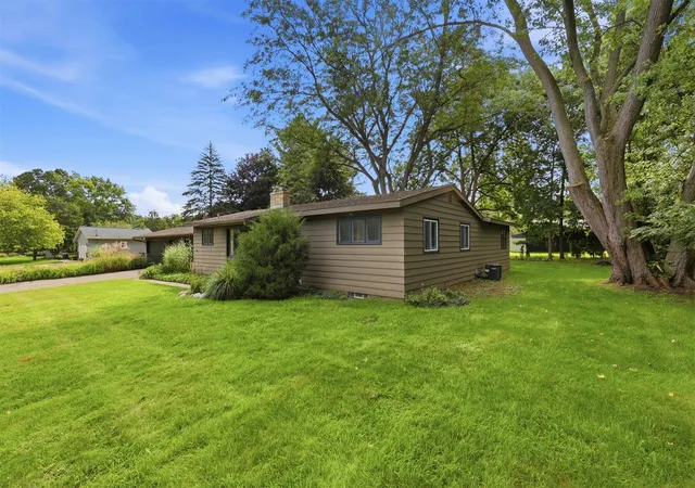 Photo 4 of Single family home for sale at 7284 Grachen Dr, Grand Rapids, MI 49546 | MLS# 70550571 | Listing updated on 2026-09-12