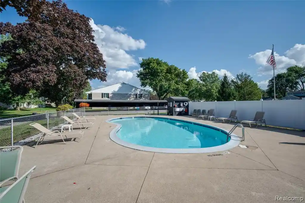 Listing Photo 20 - Condo for sale in 35972 Ann Arbor Trl located at 35972 Ann Arbor Trl, Livonia, MI 48150 - Unit 35972 Ann Arbor Trl