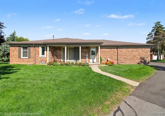 Photo 2 of Sale Pending at 49280 Arlington Ct, Shelby Twp, MI 48315 | MLS# 61034783 | Listing updated on 2026-10-12