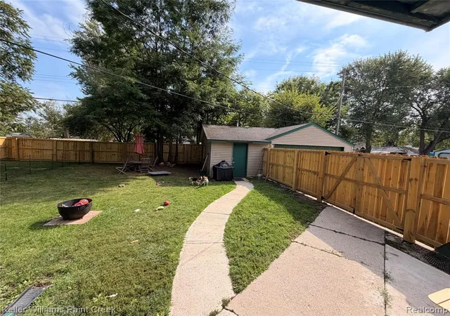 Photo 4 of Sale Pending at 413 N Turrill Ave, Lapeer, MI 48446 | MLS# 61026838 | Listing updated on 2026-09-28