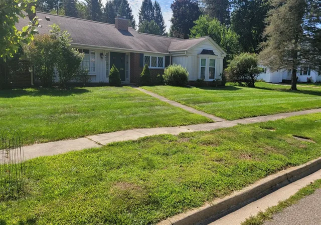 Photo 1 of Single family home for sale at 601 Se Manor Dr, Albion, MI 49224 | MLS# 70554631 | Listing updated on 2026-09-08