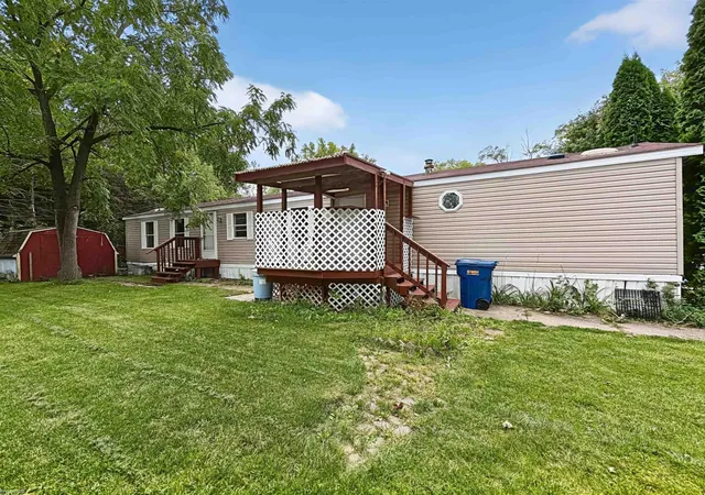 Photo 3 of Manufactured home for sale at 225 Warwick Way, Auburn Hills, MI 48326 | MLS# 50222877 | Listing updated on 2026-10-05