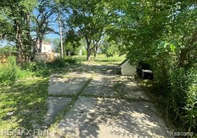 Photo 2 of Multi family home for sale at 14903 Mapleridge St, Detroit, MI 48205 3090 | MLS# 61009075 | Listing updated on 2026-10-08