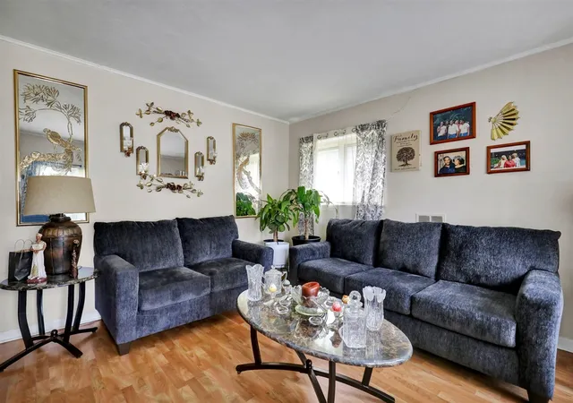 Photo 4 of Single family home for sale at 4627 Lowcroft Ave, Lansing, MI 48910 | MLS# 70549077 | Listing updated on 2026-09-06