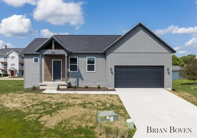 Photo 3 of Sale Pending at 239 W Gardner St, Sparta, MI 49345 | MLS# 70545752 | Listing updated on 2026-09-15