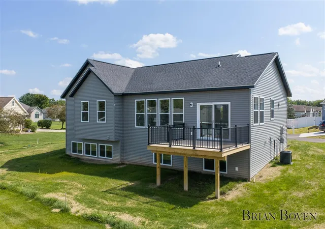 Photo 3 of Sale Pending at 239 W Gardner St, Sparta, MI 49345 | MLS# 70545752 | Listing updated on 2026-09-15