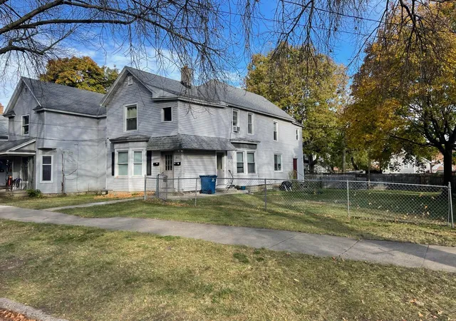 Photo 1 of Sale Pending at 820 Mcreynolds Ave, Grand Rapids, MI 49504 | MLS# 70537086 | Listing updated on 2026-10-09