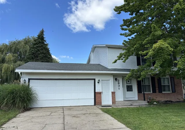 Photo 2 of Single family home for sale at 2831 Lee St, Grandville, MI 49418 | MLS# 70557141 | Listing updated on 2026-09-14