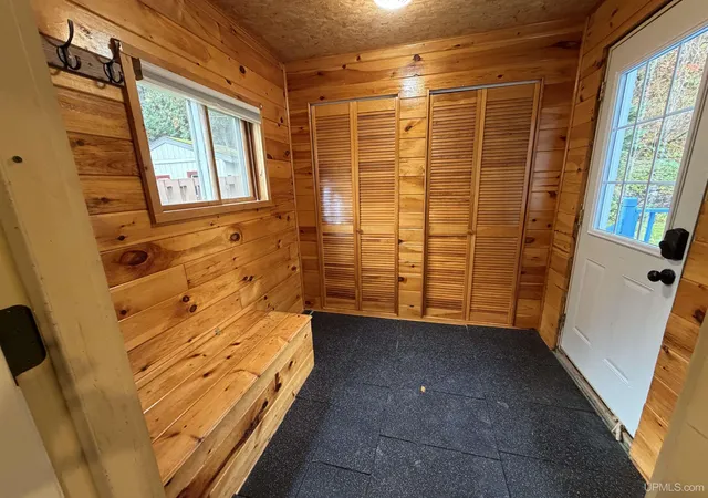 Photo 3 of Single family home for sale at 348 Marquette St, Ishpeming, MI 49849 | MLS# 50224088 | Listing updated on 2026-10-16