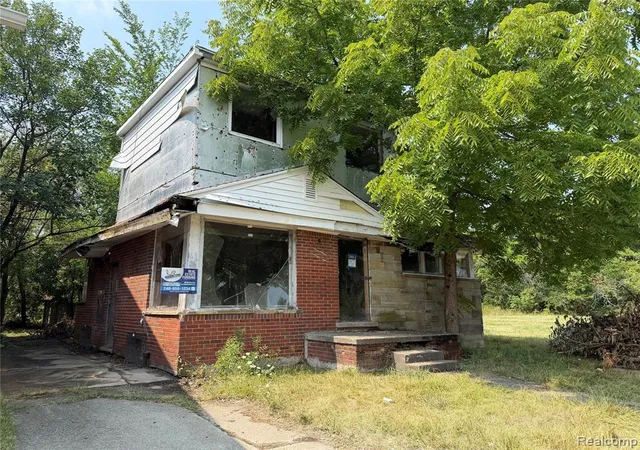 Photo 2 of Single family home for sale at 11975 Hamburg St, Detroit, MI 48205 3844 | MLS# 61025296 | Listing updated on 2026-10-01