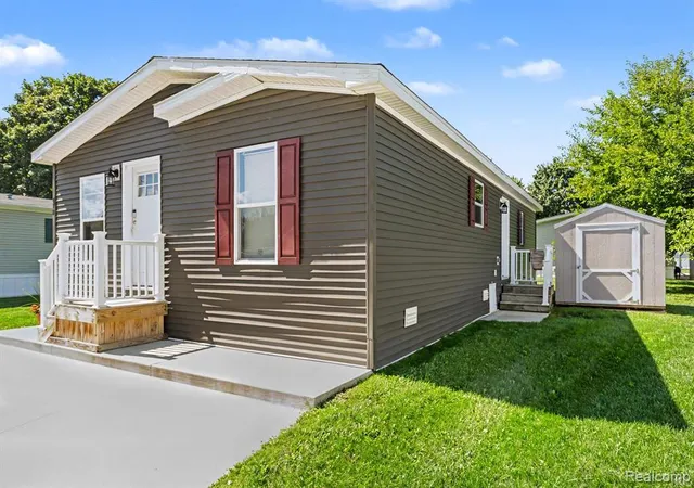 Photo 1 of Manufactured home for sale at 470 Flamingo St, Rochester Hills, MI 48309 | MLS# 61030395 | Listing updated on 2026-10-01