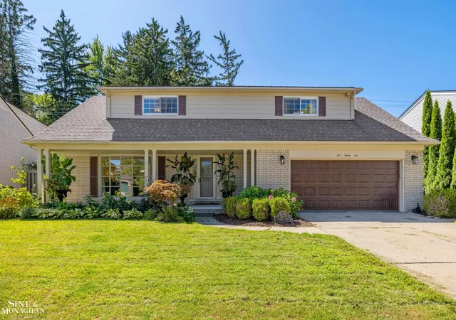 Photo 1 of Sale Pending at 525 Saddle Ln, Grosse Pointe Woods, MI 48236 | MLS# 50221981 | Listing updated on 2026-09-24
