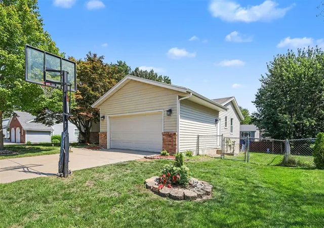 Photo 4 of Single family home for sale at 5866 Penny Farm Dr, Grand Rapids, MI 49508 | MLS# 70560086 | Listing updated on 2026-10-14