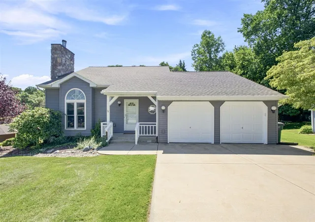 Photo 1 of Single family home for sale at 2100 Brown School Rd, Saint Joseph, MI 49085 | MLS# 70554809 | Listing updated on 2026-09-17