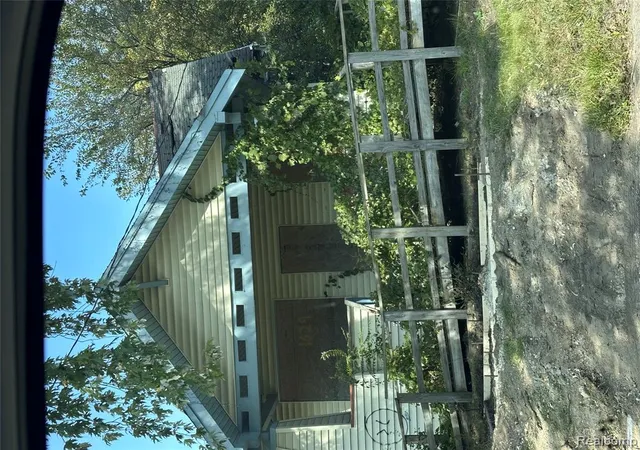 Photo 2 of Single family home for sale at 1629 New York Ave, Flint, MI 48506 3330 | MLS# 60949377 | Listing updated on 2026-09-10