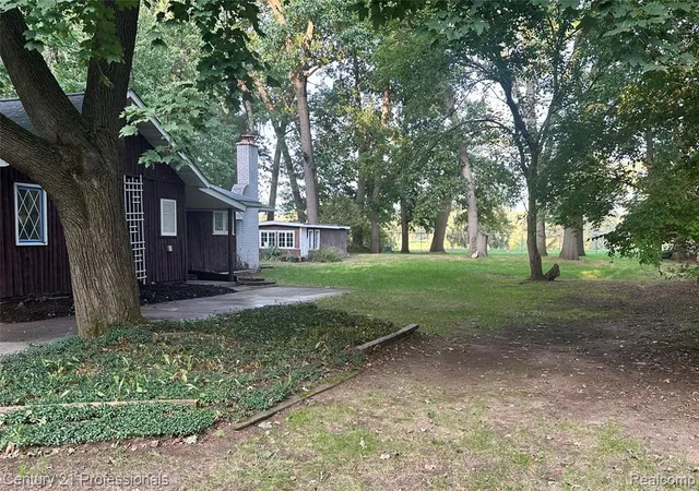 Photo 3 of Single family home for sale at 21776 E Fairway Dr, Southfield, MI 48033 | MLS# 61031461 | Listing updated on 2026-09-30