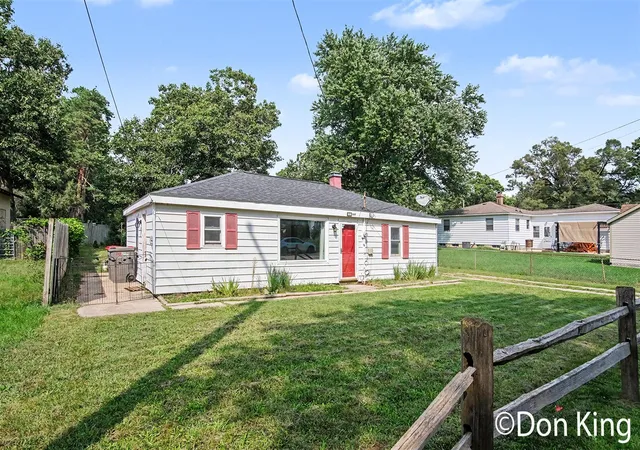 Photo 2 of Single family home for sale at 3717 Ivy Dr, Grand Rapids, MI 49525 | MLS# 70556745 | Listing updated on 2026-09-16