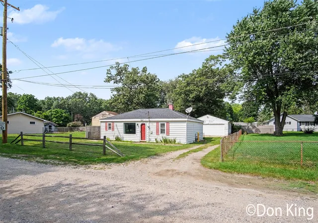 Photo 3 of Single family home for sale at 3717 Ivy Dr, Grand Rapids, MI 49525 | MLS# 70556745 | Listing updated on 2026-09-16