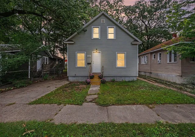 Photo 3 of Single family home for sale at 1826 Mc Ilwraith St, Muskegon, MI 49442 | MLS# 70558710 | Listing updated on 2026-10-19